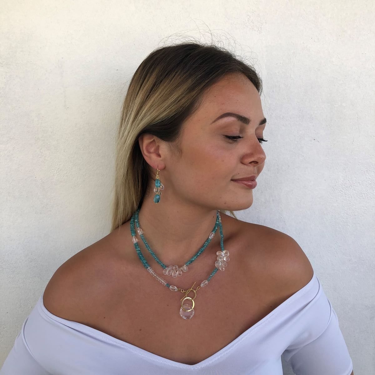 Apatite Quartz Gem Circle Gold Necklace - Image 2